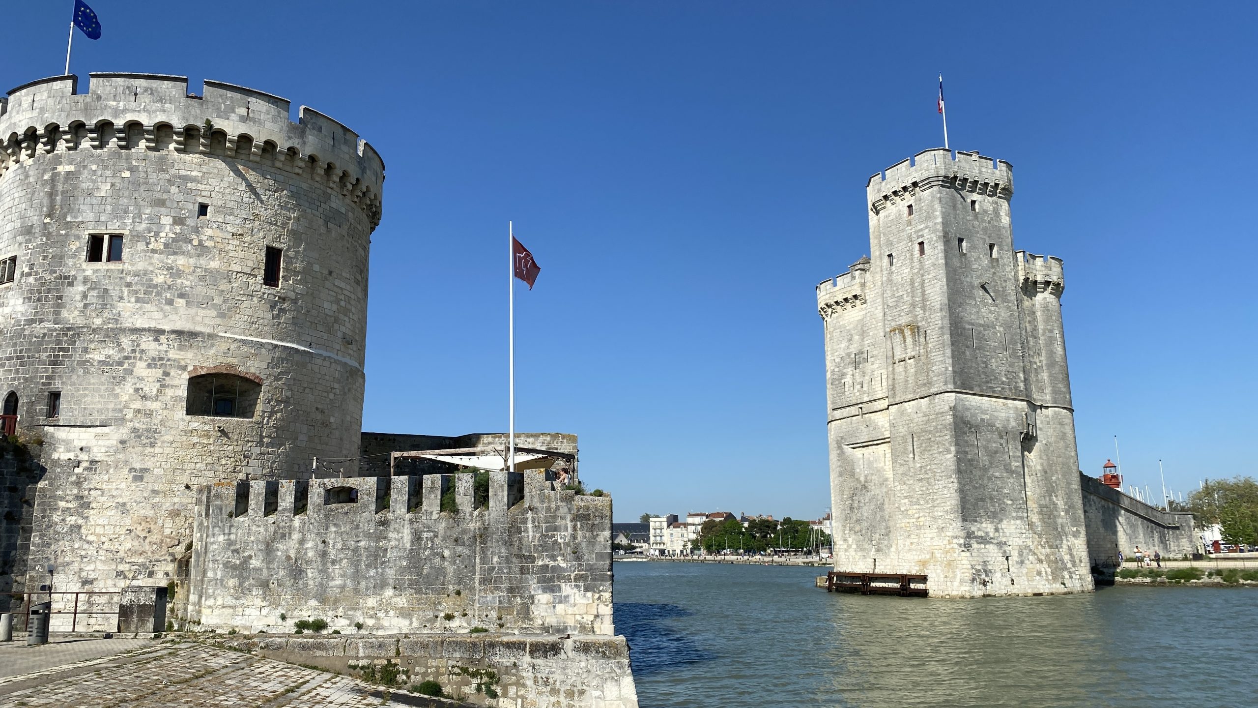 Mehr über den Artikel erfahren Tag 19 – von La-Roche-sur-Yon (FR) nach La Rochelle (FR)